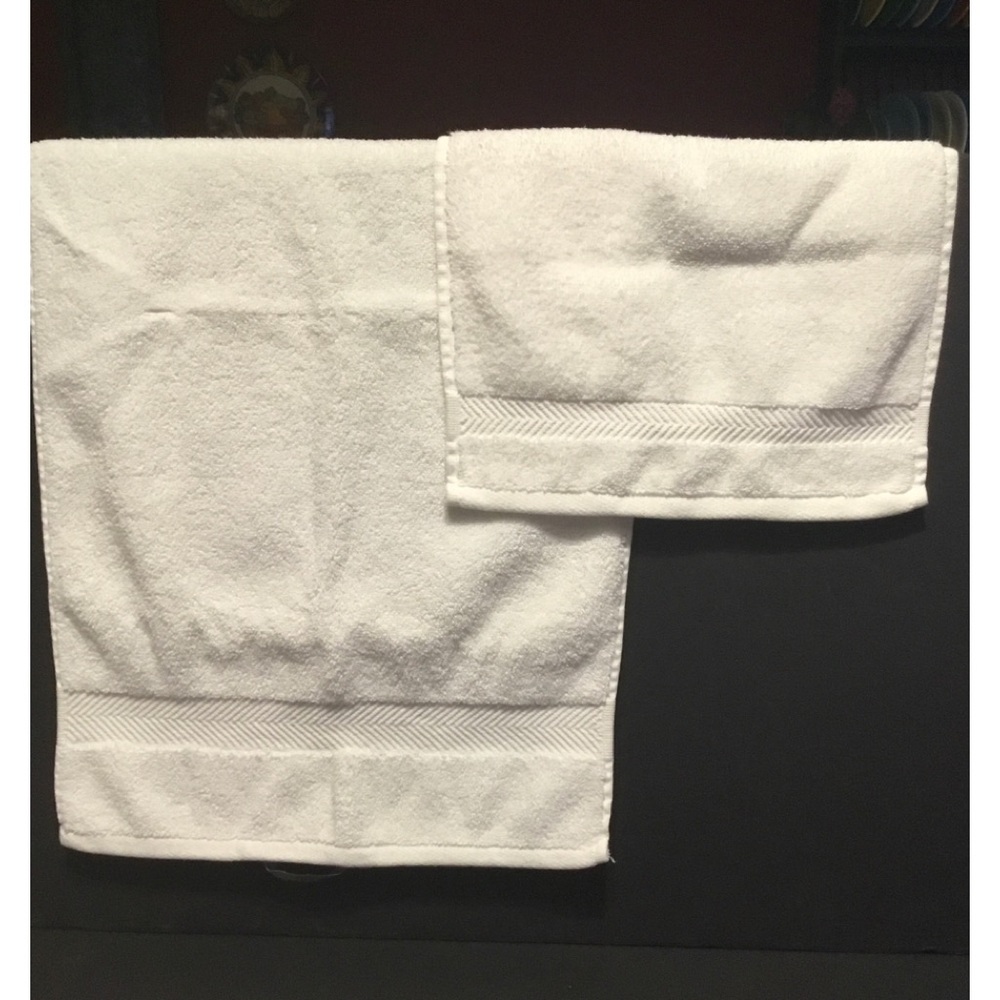 Superior 4 Piece Set 100% Zero Twist Cotton Towels White Brand New